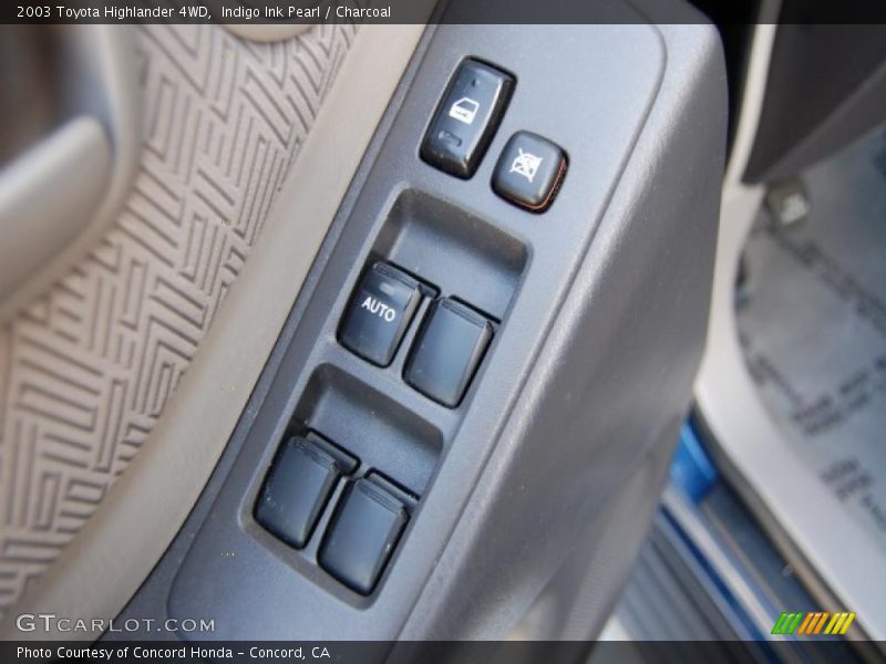 Indigo Ink Pearl / Charcoal 2003 Toyota Highlander 4WD