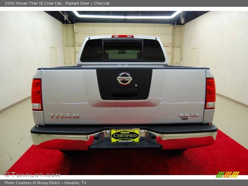 Radiant Silver / Charcoal 2009 Nissan Titan SE Crew Cab