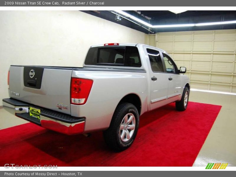 Radiant Silver / Charcoal 2009 Nissan Titan SE Crew Cab
