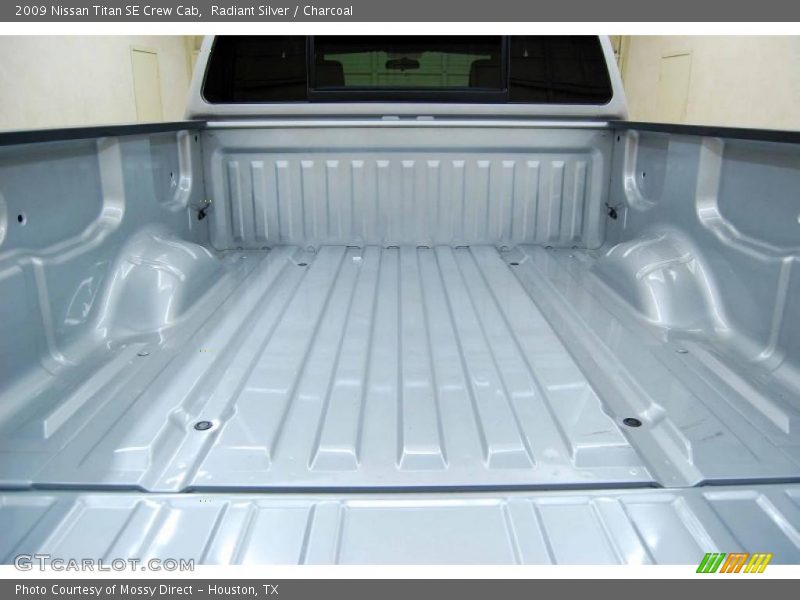 Radiant Silver / Charcoal 2009 Nissan Titan SE Crew Cab