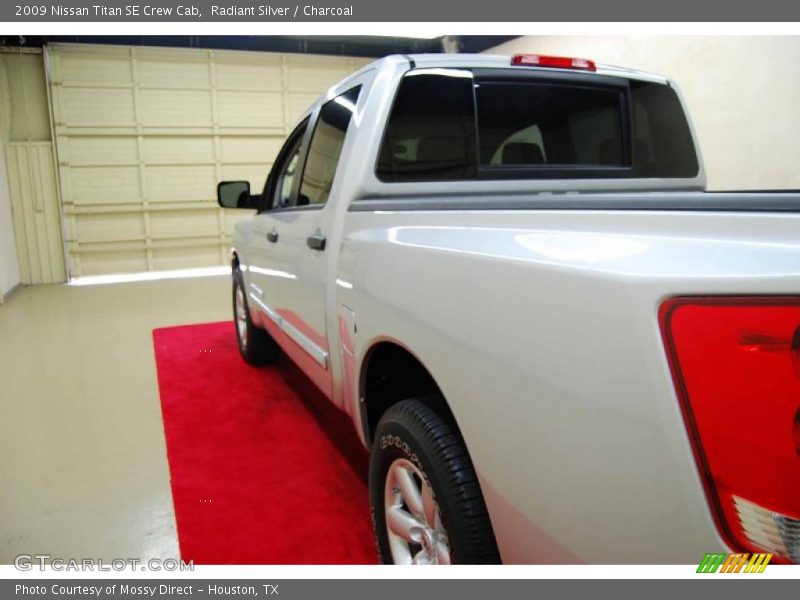 Radiant Silver / Charcoal 2009 Nissan Titan SE Crew Cab