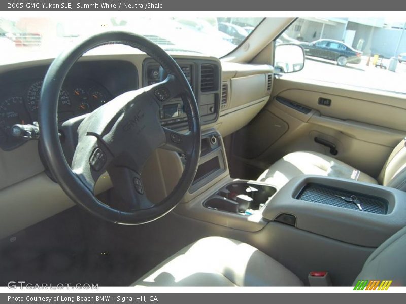 Summit White / Neutral/Shale 2005 GMC Yukon SLE