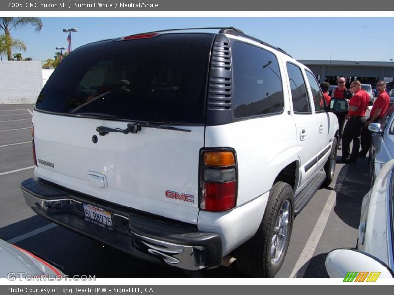 Summit White / Neutral/Shale 2005 GMC Yukon SLE