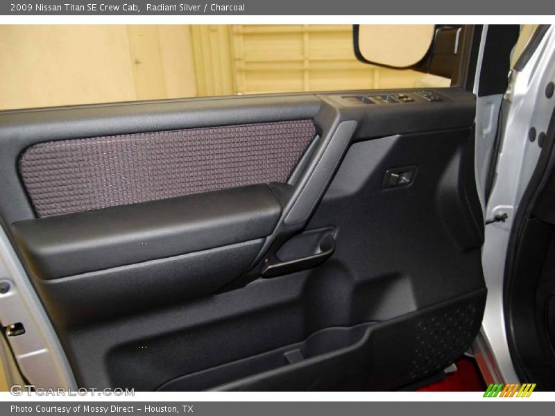 Radiant Silver / Charcoal 2009 Nissan Titan SE Crew Cab