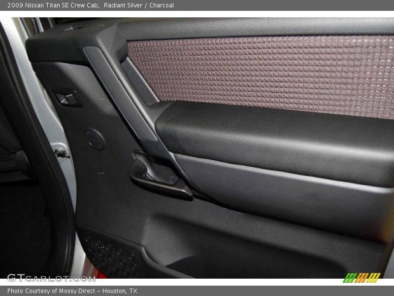 Radiant Silver / Charcoal 2009 Nissan Titan SE Crew Cab