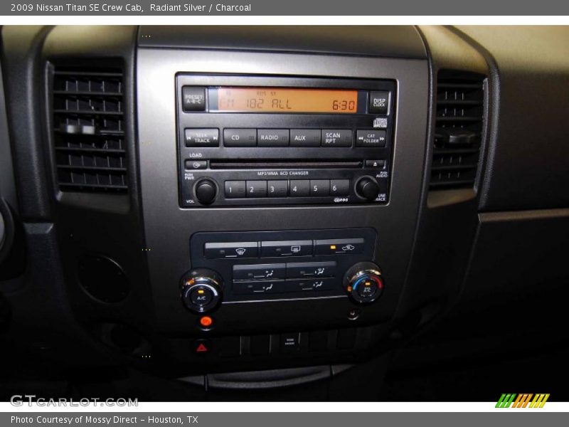 Radiant Silver / Charcoal 2009 Nissan Titan SE Crew Cab