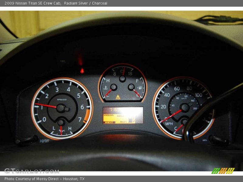 Radiant Silver / Charcoal 2009 Nissan Titan SE Crew Cab