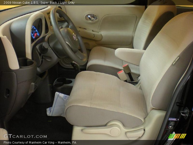 Super Black / Light Gray 2009 Nissan Cube 1.8 S