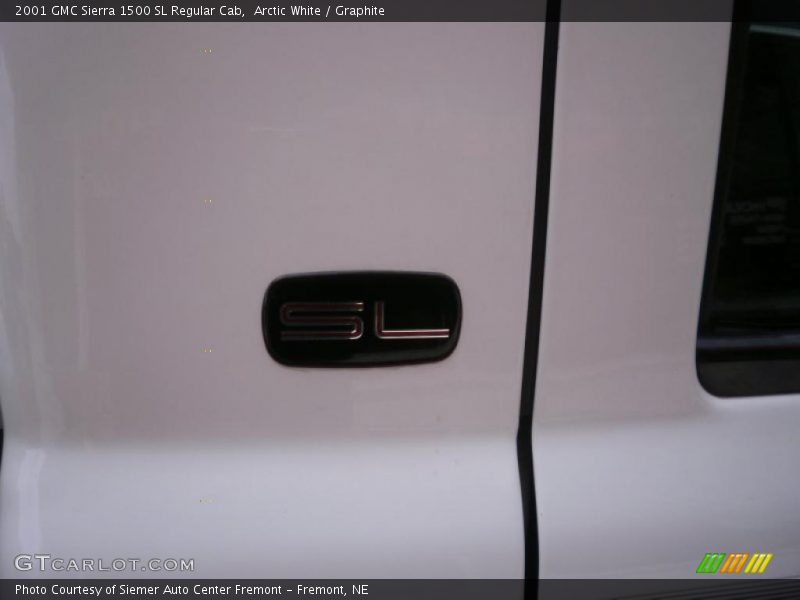 Arctic White / Graphite 2001 GMC Sierra 1500 SL Regular Cab