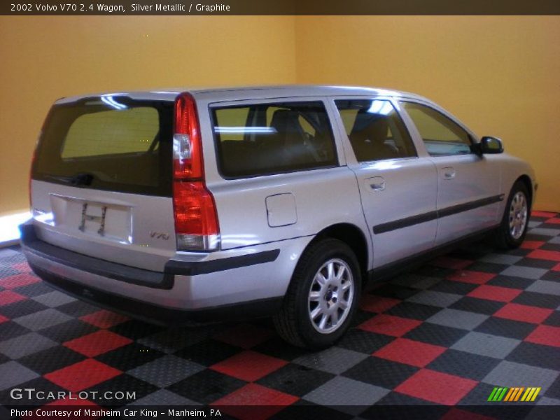 Silver Metallic / Graphite 2002 Volvo V70 2.4 Wagon