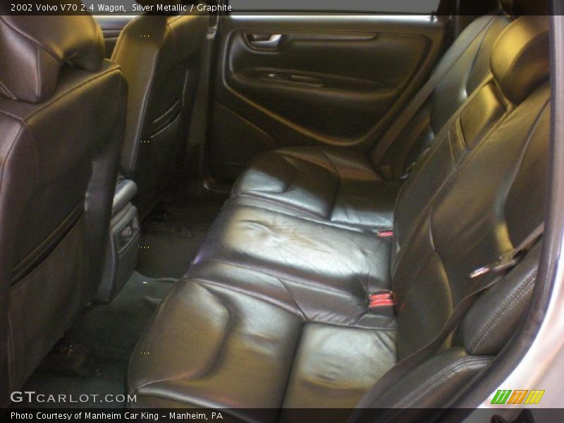 Silver Metallic / Graphite 2002 Volvo V70 2.4 Wagon