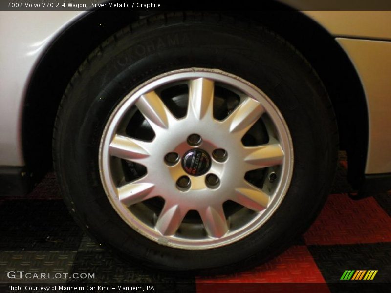 Silver Metallic / Graphite 2002 Volvo V70 2.4 Wagon