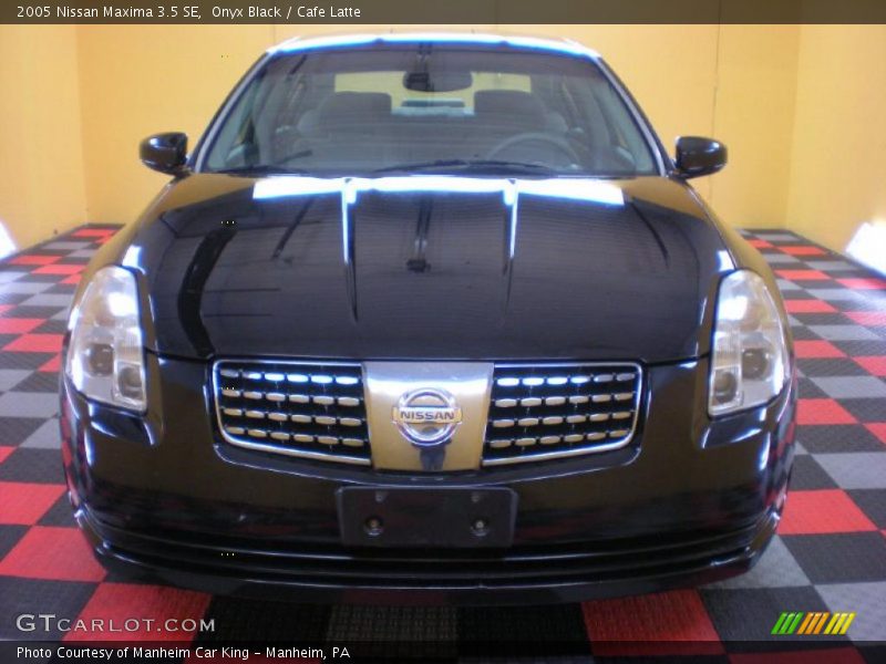 Onyx Black / Cafe Latte 2005 Nissan Maxima 3.5 SE