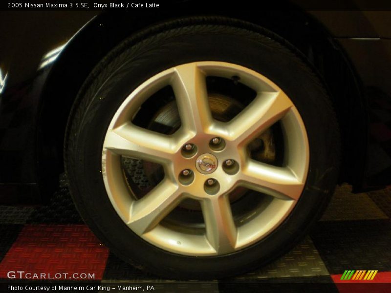 Onyx Black / Cafe Latte 2005 Nissan Maxima 3.5 SE