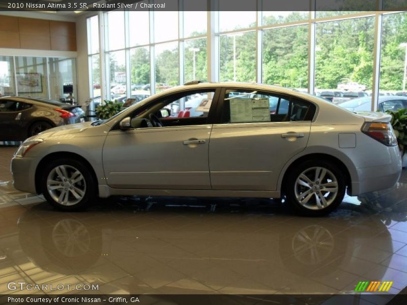 Radiant Silver / Charcoal 2010 Nissan Altima 3.5 SR