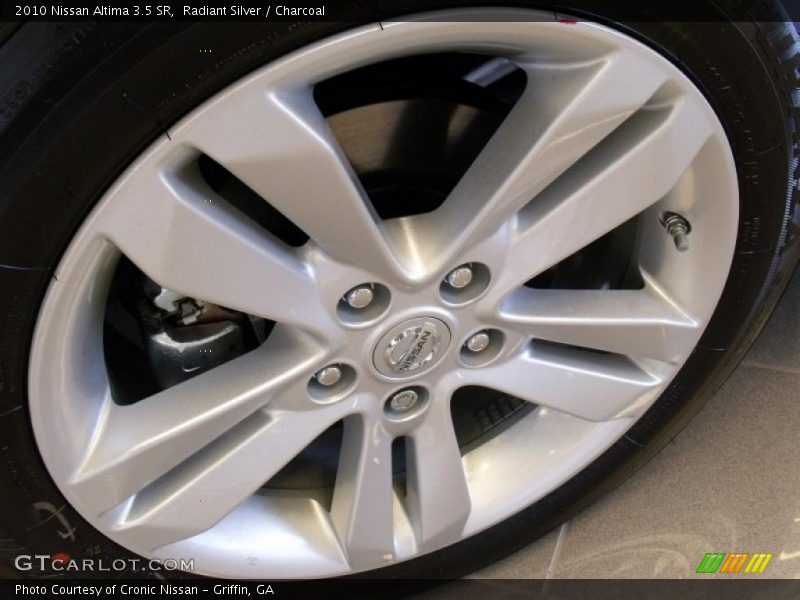 Radiant Silver / Charcoal 2010 Nissan Altima 3.5 SR