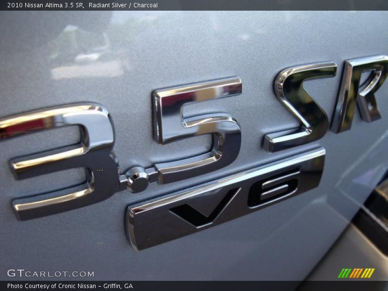 Radiant Silver / Charcoal 2010 Nissan Altima 3.5 SR