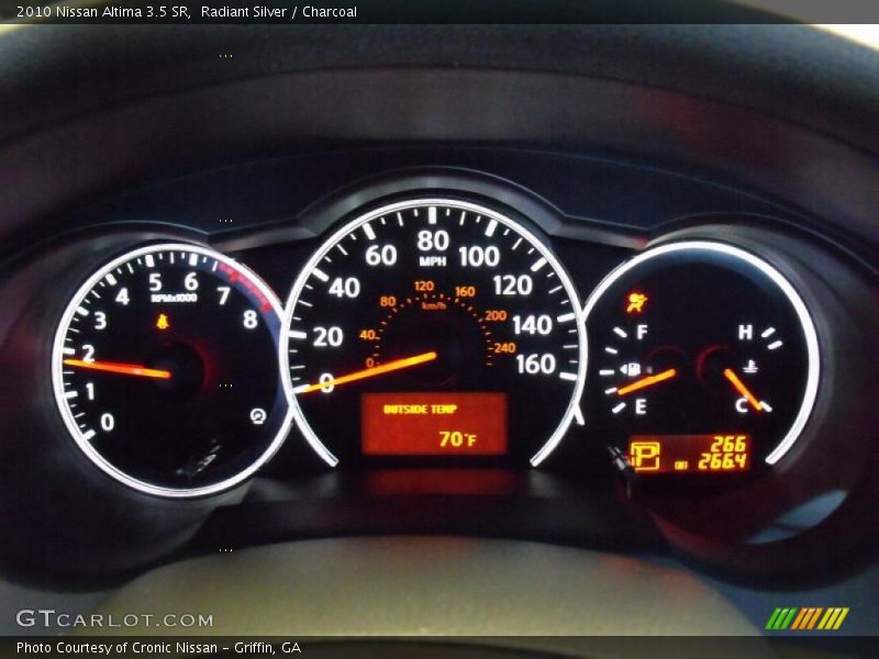 Radiant Silver / Charcoal 2010 Nissan Altima 3.5 SR