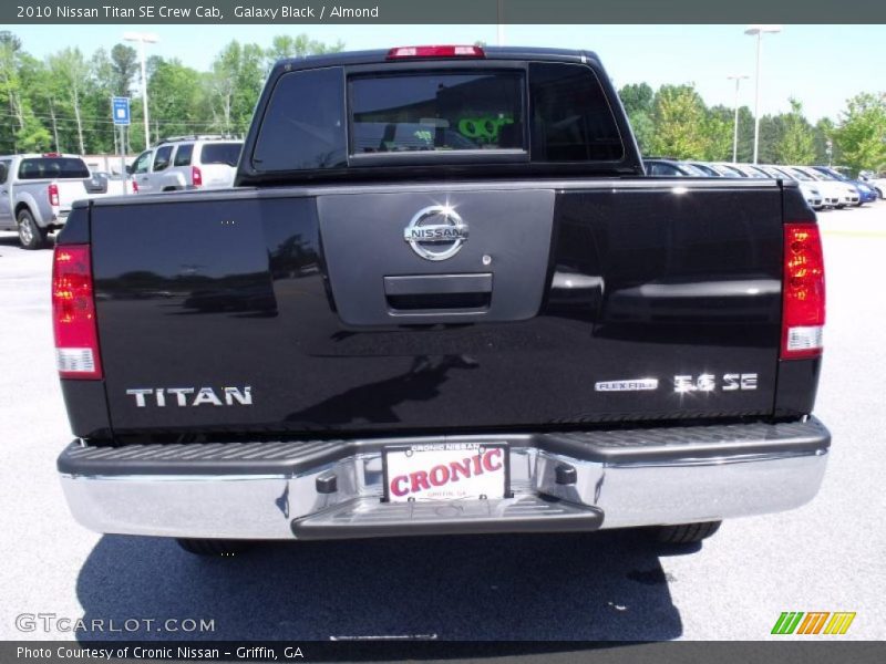 Galaxy Black / Almond 2010 Nissan Titan SE Crew Cab