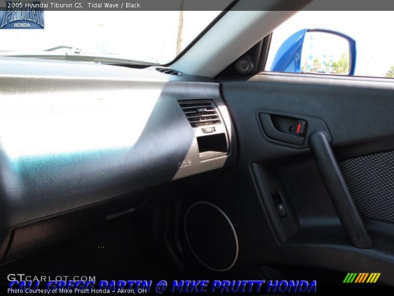 Tidal Wave / Black 2005 Hyundai Tiburon GS