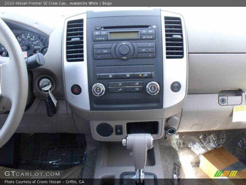 Avalanche White / Beige 2010 Nissan Frontier SE Crew Cab