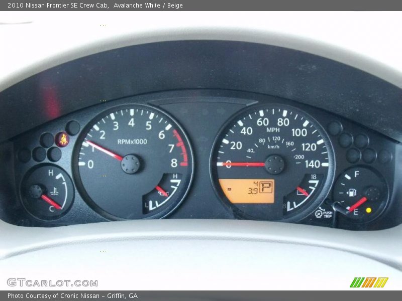 Avalanche White / Beige 2010 Nissan Frontier SE Crew Cab
