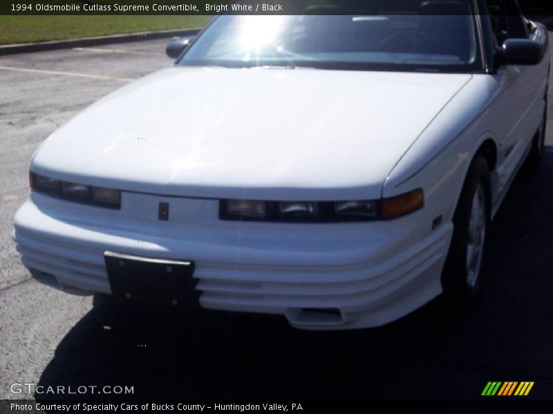 Bright White / Black 1994 Oldsmobile Cutlass Supreme Convertible