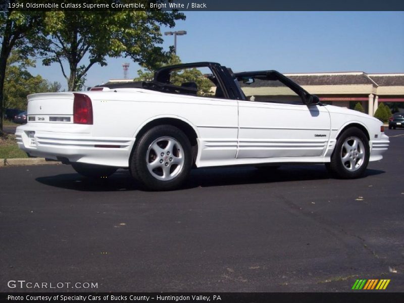 Bright White / Black 1994 Oldsmobile Cutlass Supreme Convertible