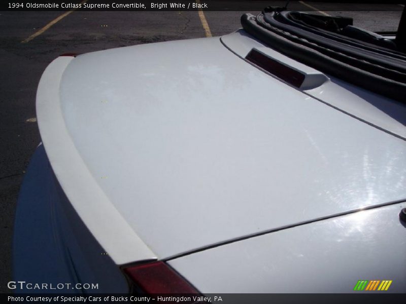 Bright White / Black 1994 Oldsmobile Cutlass Supreme Convertible