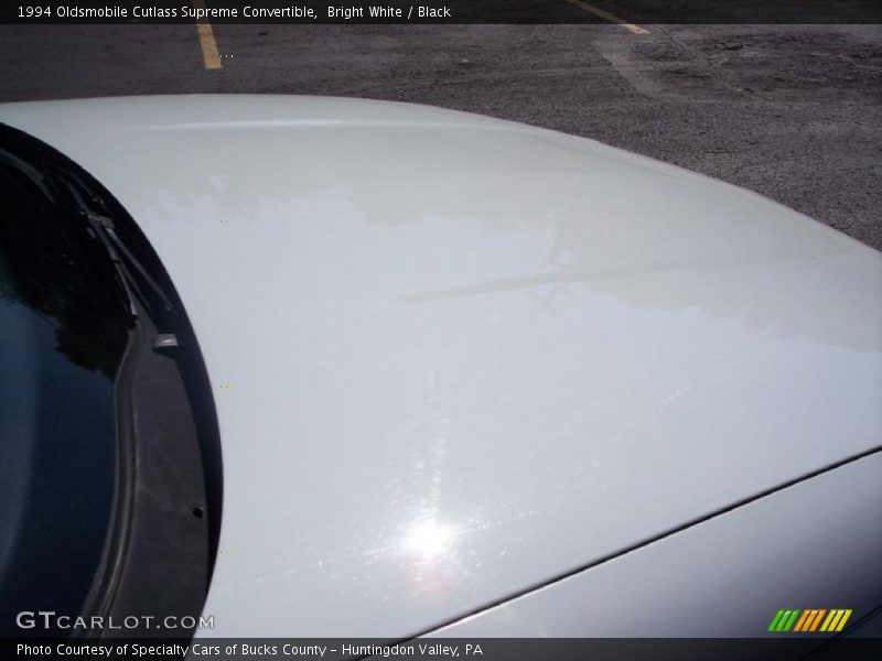 Bright White / Black 1994 Oldsmobile Cutlass Supreme Convertible