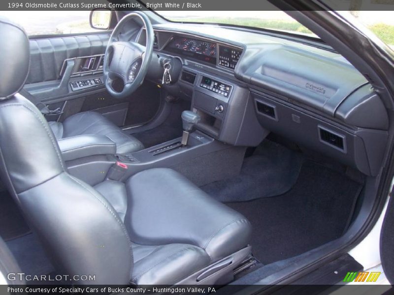 Bright White / Black 1994 Oldsmobile Cutlass Supreme Convertible