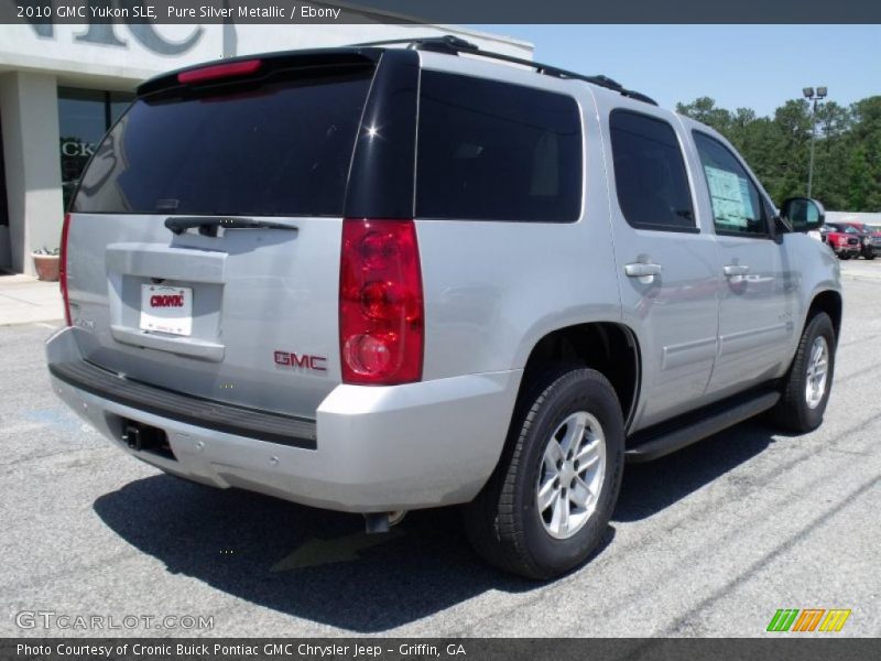 Pure Silver Metallic / Ebony 2010 GMC Yukon SLE