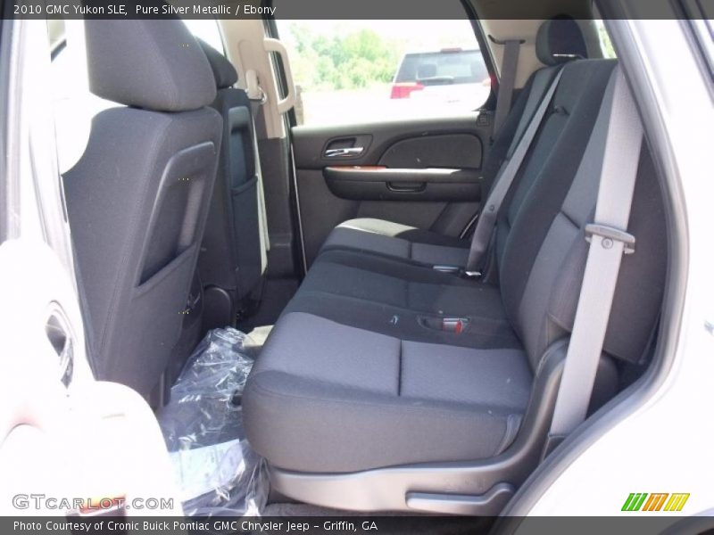 Pure Silver Metallic / Ebony 2010 GMC Yukon SLE