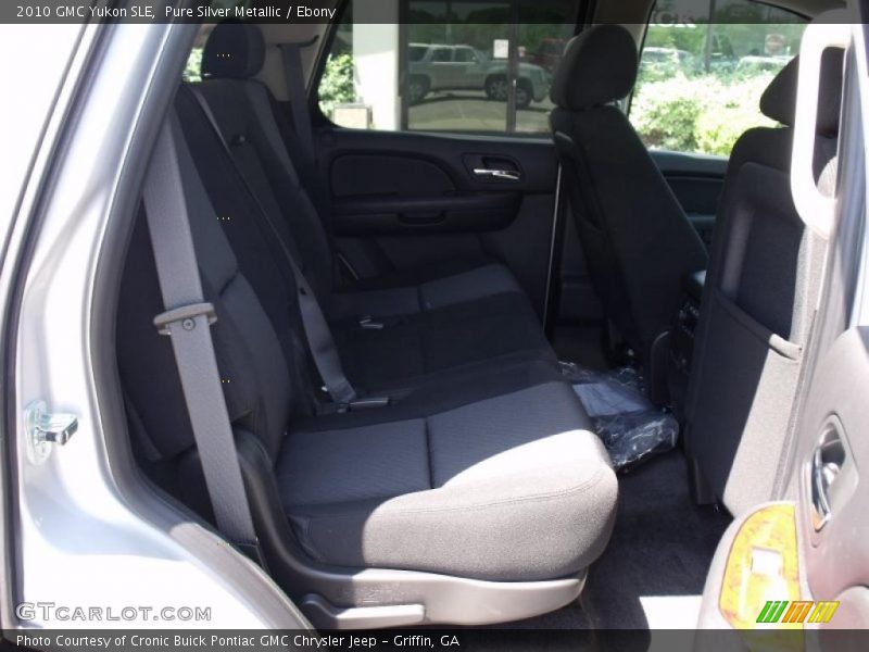 Pure Silver Metallic / Ebony 2010 GMC Yukon SLE