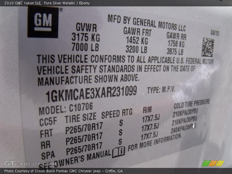 Pure Silver Metallic / Ebony 2010 GMC Yukon SLE