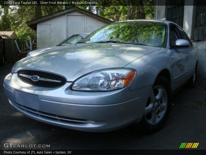 Silver Frost Metallic / Medium Graphite 2002 Ford Taurus SES