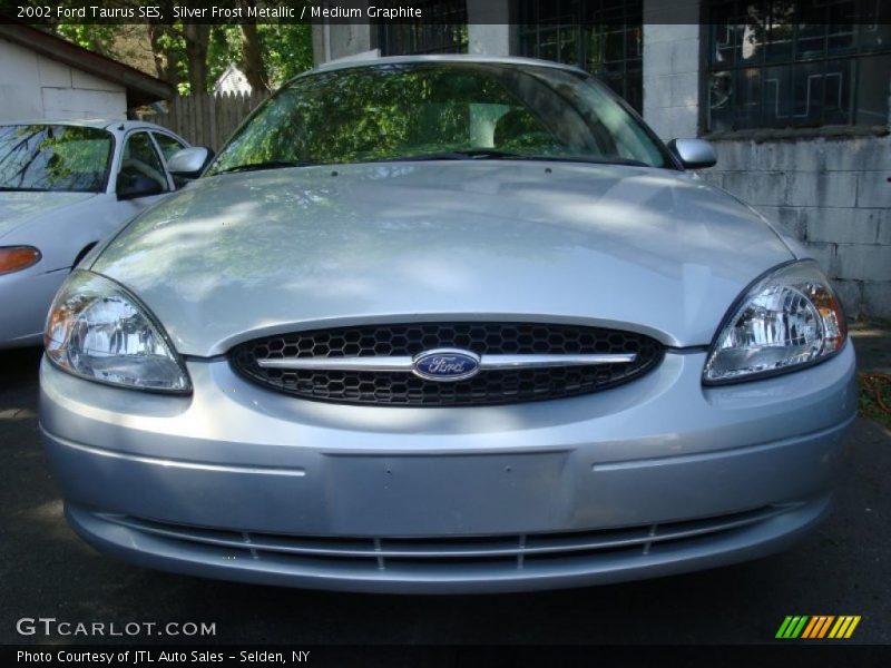 Silver Frost Metallic / Medium Graphite 2002 Ford Taurus SES