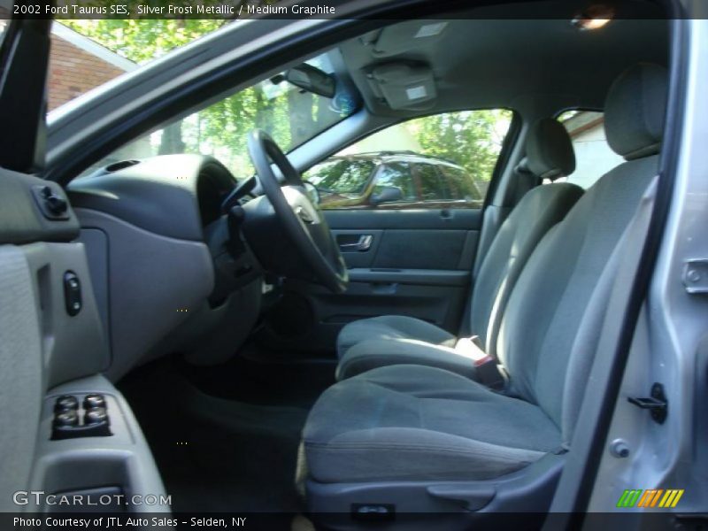 Silver Frost Metallic / Medium Graphite 2002 Ford Taurus SES