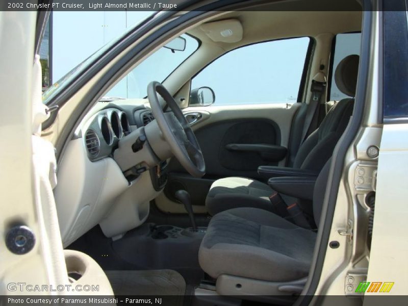 Light Almond Metallic / Taupe 2002 Chrysler PT Cruiser
