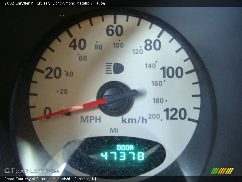 Light Almond Metallic / Taupe 2002 Chrysler PT Cruiser