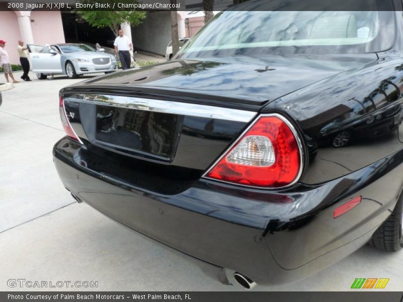 Ebony Black / Champagne/Charcoal 2008 Jaguar XJ XJ8 L