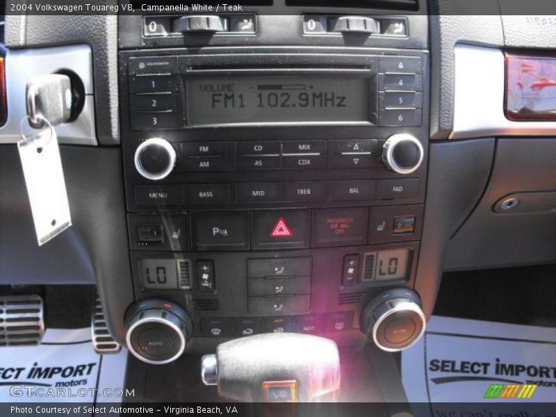 Campanella White / Teak 2004 Volkswagen Touareg V8