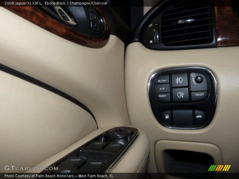 Ebony Black / Champagne/Charcoal 2008 Jaguar XJ XJ8 L