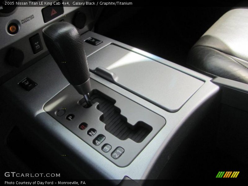 Galaxy Black / Graphite/Titanium 2005 Nissan Titan LE King Cab 4x4