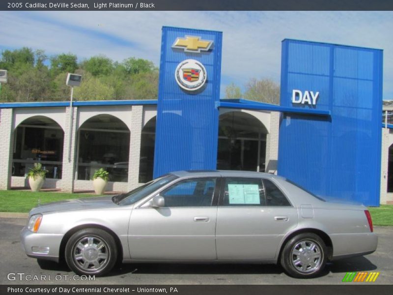 Light Platinum / Black 2005 Cadillac DeVille Sedan