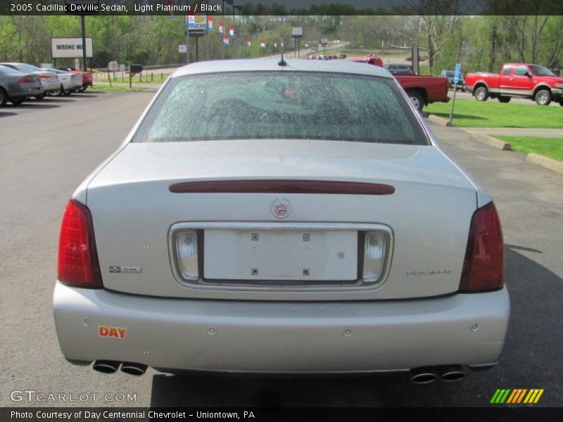 Light Platinum / Black 2005 Cadillac DeVille Sedan
