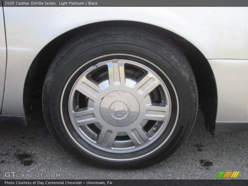 Light Platinum / Black 2005 Cadillac DeVille Sedan
