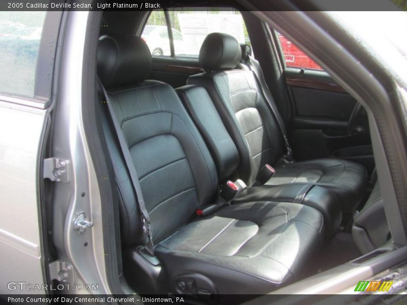 Light Platinum / Black 2005 Cadillac DeVille Sedan