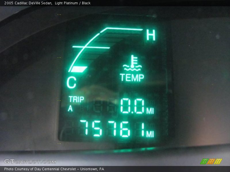 Light Platinum / Black 2005 Cadillac DeVille Sedan