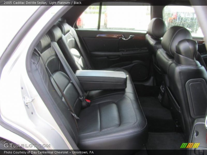 Light Platinum / Black 2005 Cadillac DeVille Sedan